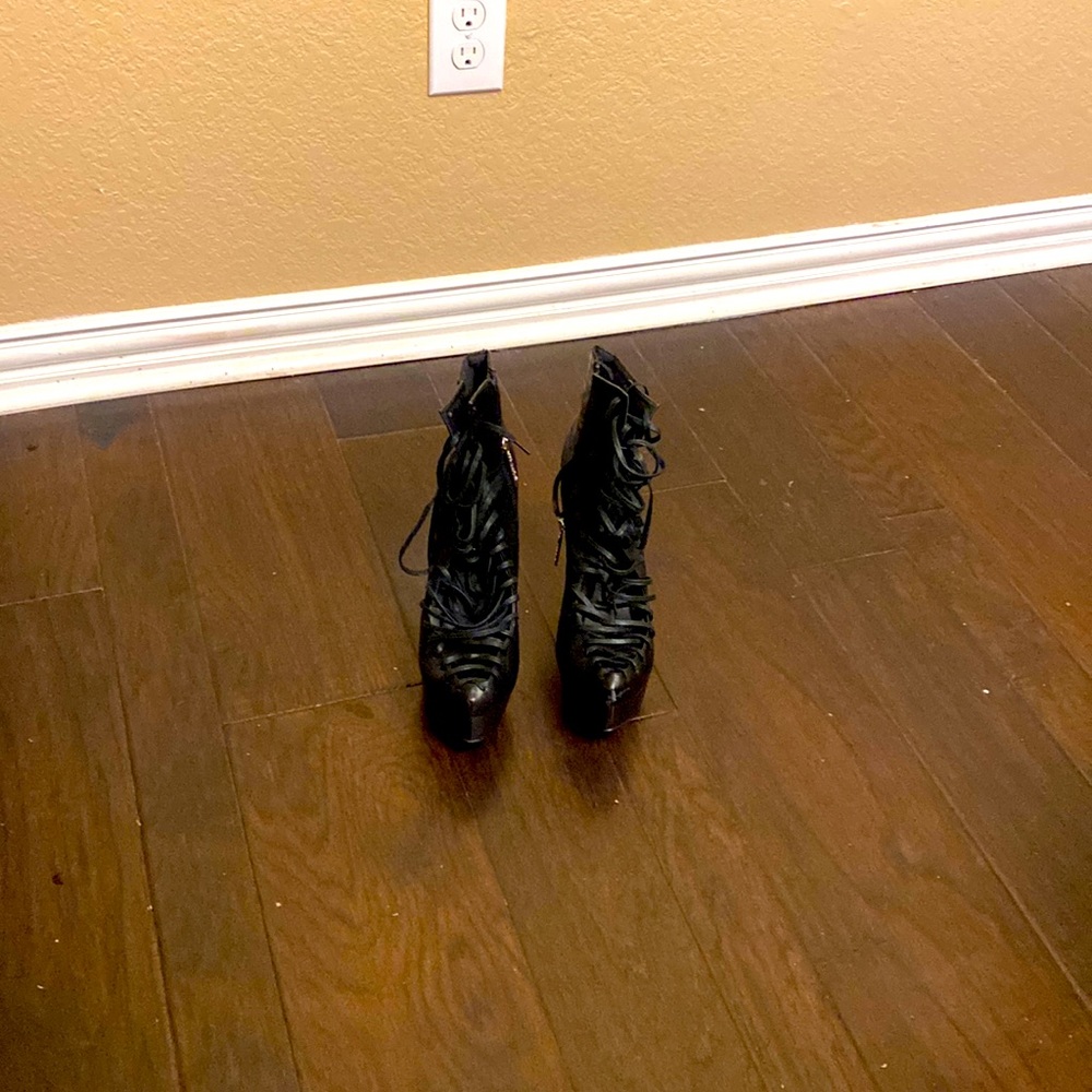 black size 10